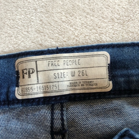 FREE PEOPLE High Rise Busted Skinny Jeans - NWT - Picture 3 of 3